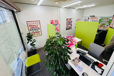 店舗案内